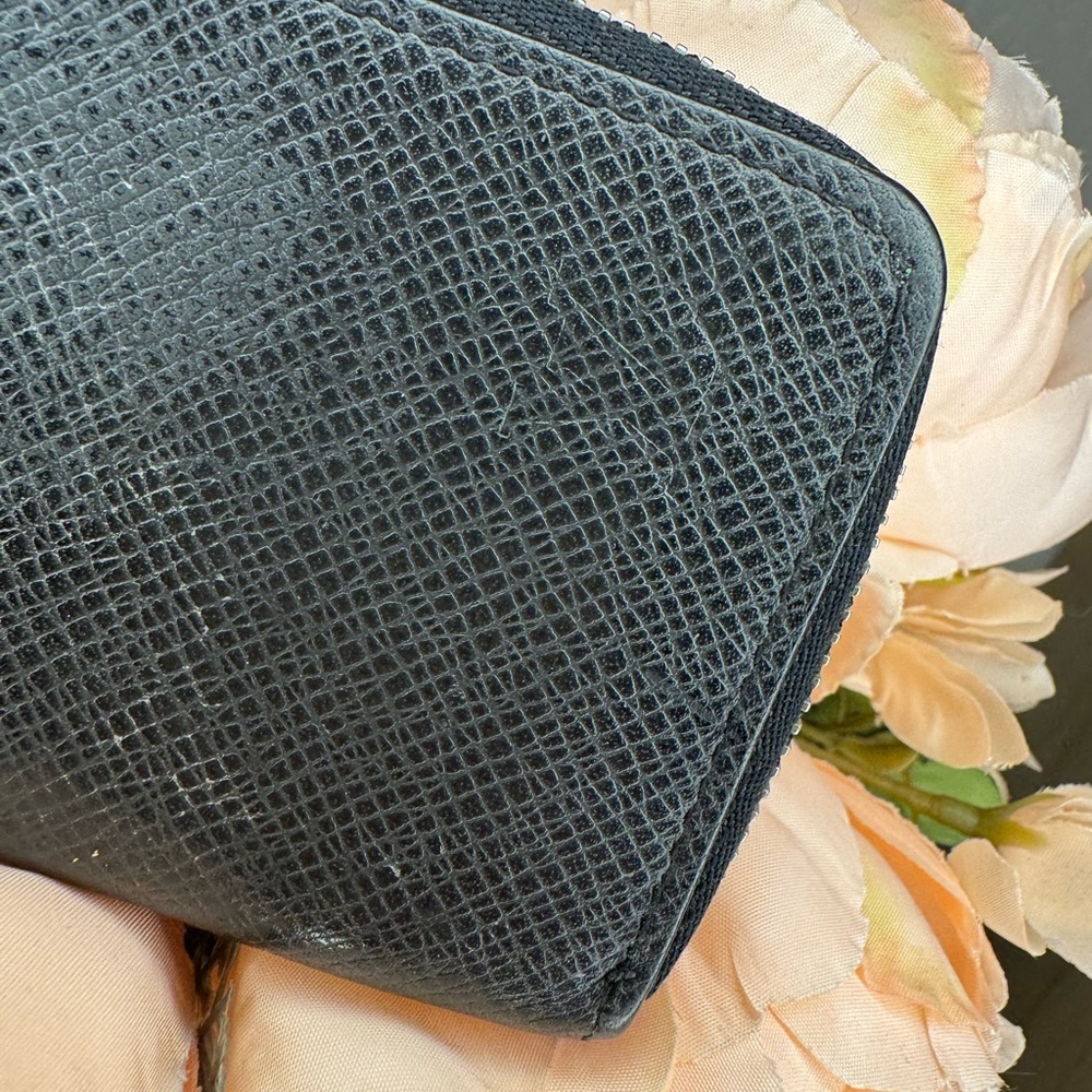 LOUIS VUITTON COMPACT WALLET W/COA - Picture 3 of 8